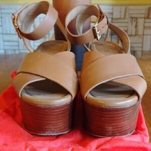 Michael Kors Brown Platform Shoes Excellent Condition Gold Hardware 4' Heel